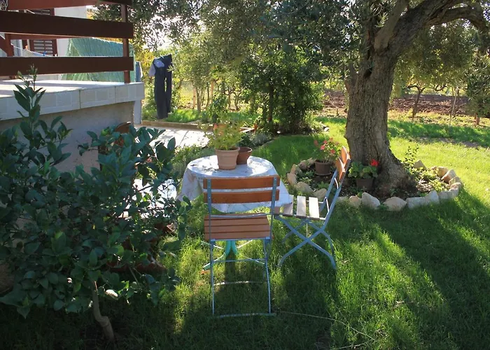 By The Sea Tkon, Pasman - 8410